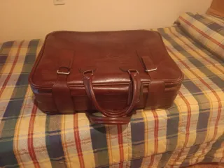 Maleta vintage de cuero marrón