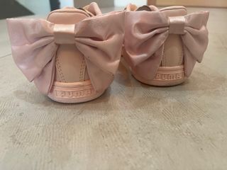 Zapatillas Puma Basket Rosa con Lazos