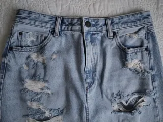 Falda vaquera Stradivarius desgastada
