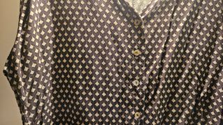 Blusa beige y negra con estampado NUEVA