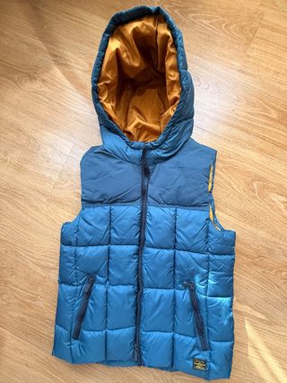Chaleco acolchado con capucha 13/14