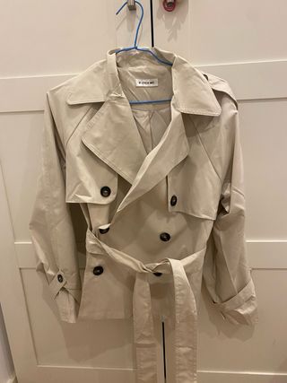 Gabardina corta Katch Me beige