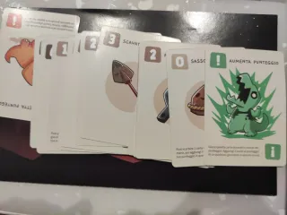 Happy Little Dinosaurs Gioco Base + Espansione