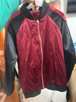 Chaqueta bomber con bordado de tigre