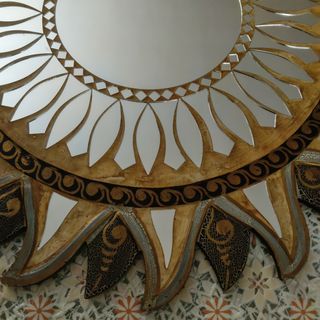 Specchio decorativo con cornice dorata 59 cm