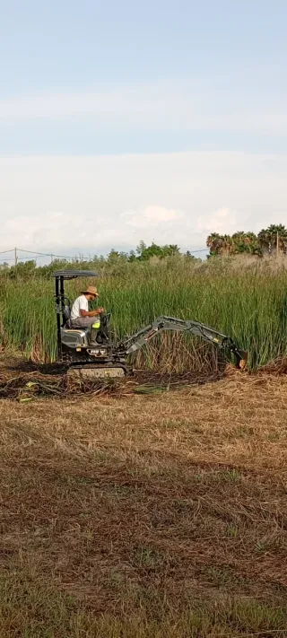 Se ofrece todo tipo de trabajos agrícolas