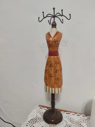 Organizador de joyas tipo maniquí