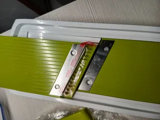 Mandolina nuova mai usata con scatola