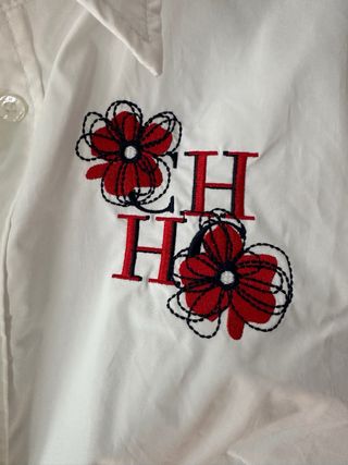 Camisa Carolina Herrera Flores Bordadas
