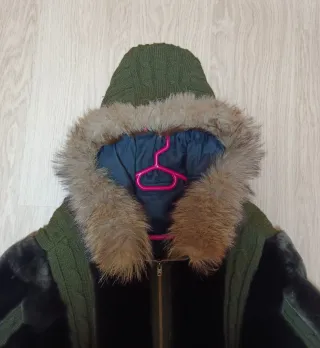 Cazadora piel muton y punto con capucha y cremalle