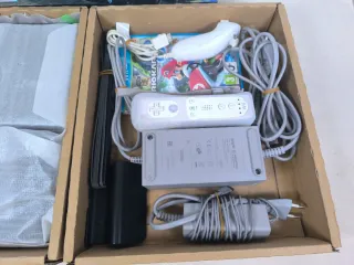 Nintendo Wii U Mario Kart 8 Premium Pack