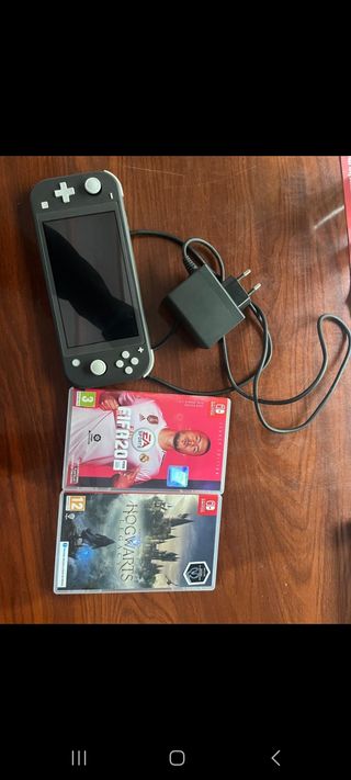 Console Nintendo Switch Lite in ottime condizioni