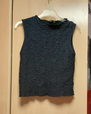 Top negro sin mangas