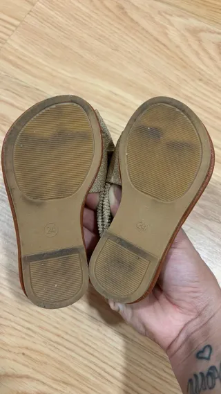 Sandália infantil Shein laço bege