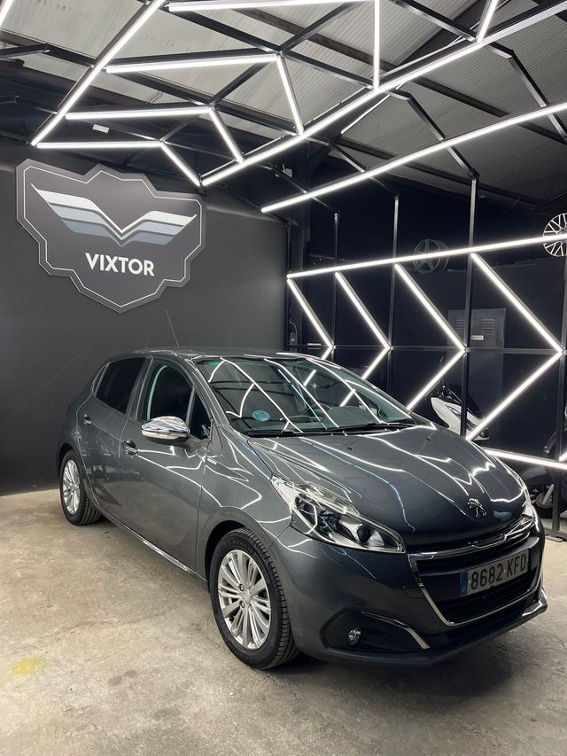 Peugeot 208 1.2 PureTech Style 82