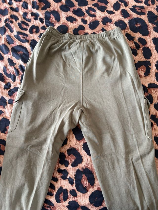 Pantalón chándal Kani cargo verde militar