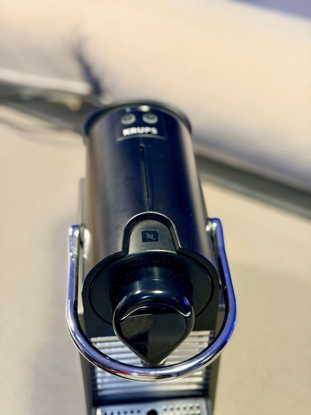 Cafetera Nespresso Krups Pixie Titan