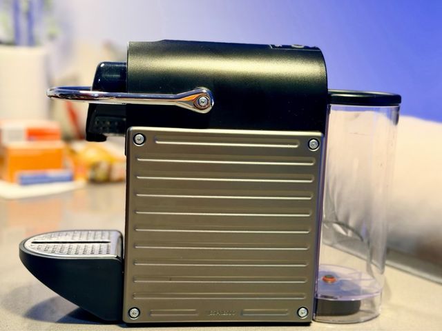 Cafetera Nespresso Krups Pixie Titan
