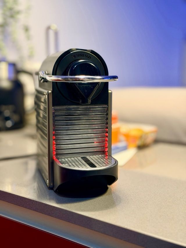 Cafetera Nespresso Krups Pixie Titan