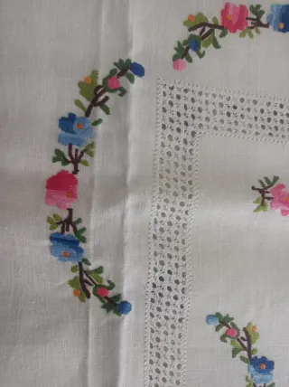 Colcha lino bordada mano lagarterana