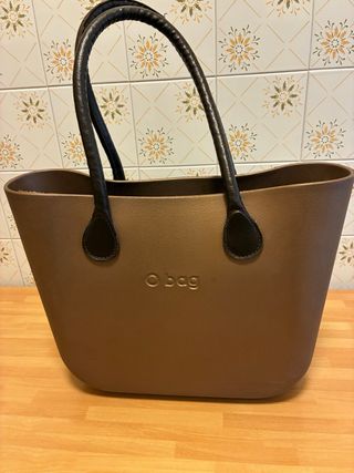 Borsa O bag marrone bronzo con manici neri