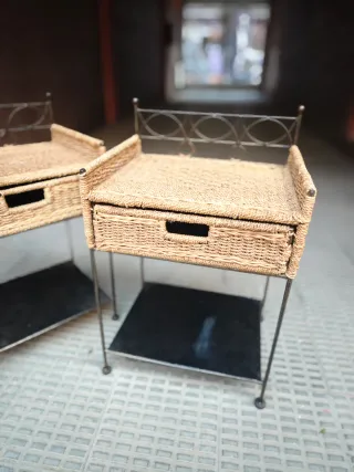 Comodini in vimini e metallo