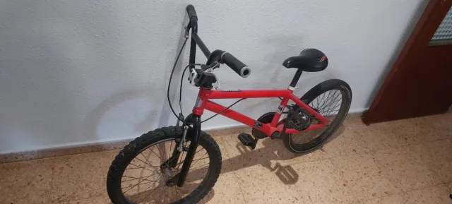 Bicicleta BMX Roja