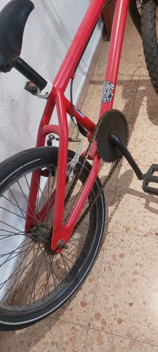 Bicicleta BMX Roja