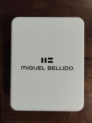 2 cajas carteras Miguel Bellido+Antonio Miró vacia