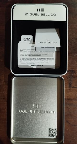2 cajas carteras Miguel Bellido+Antonio Miró vacia
