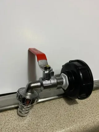 Grifo para bidones con adaptador