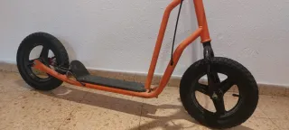Monopatin naranja