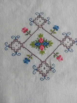 Colcha hilo bordada mano Lagartera