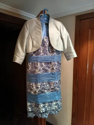 Traje de madrina talla 42 azul