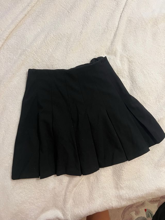 Falda plisada negra