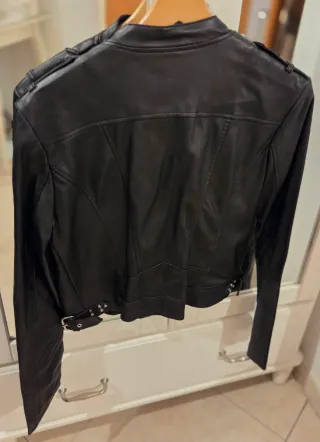 Cazadora biker Guess Negra Cuero Sintético