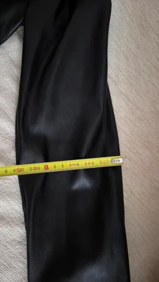 Cazadora biker Guess Negra Cuero Sintético