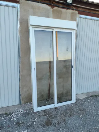 Balconera aluminio con persiana