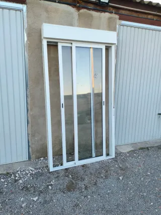 Balconera aluminio con persiana