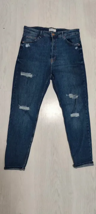 Pantalones vaqueros hombre rotos tejanos.