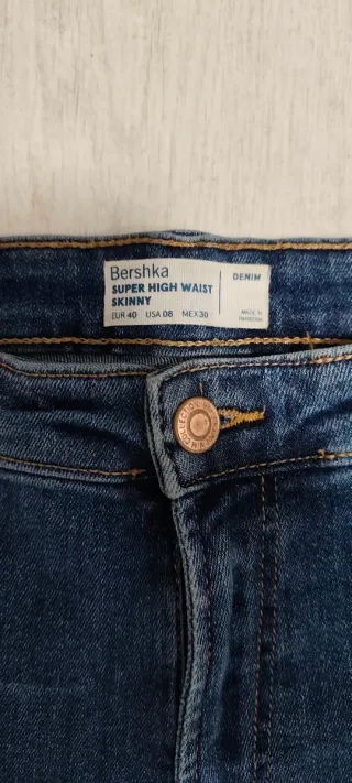 Pantalones vaqueros hombre rotos tejanos.