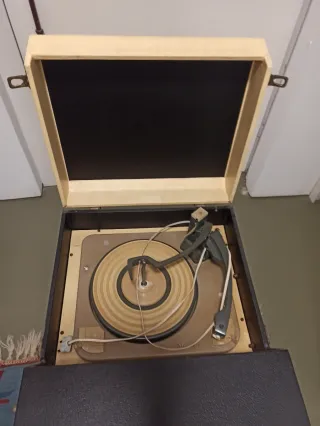 Tocadiscos y Radio Vintage Dansette RG31 Años 60