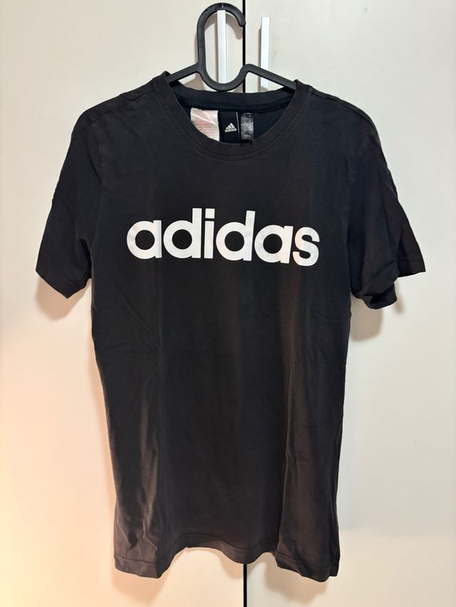 Camiseta Adidas Negra Logo Blanco