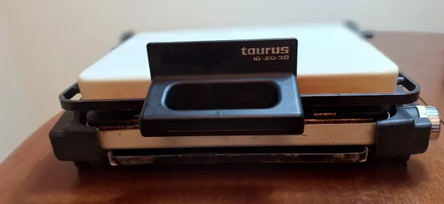 Parrilla Eléctrica Taurus