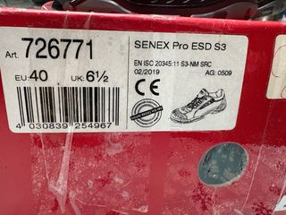 Zapatos de seguridad ELTEN negros y rojos