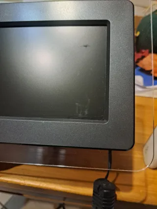 Cornice digitale trasparente