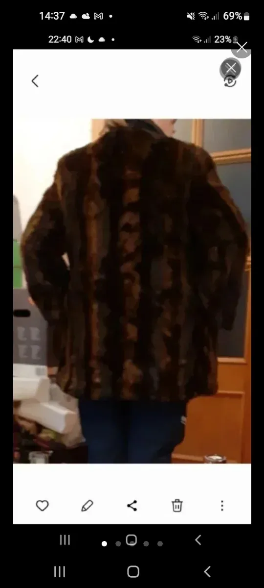 Abrigo marrón de pelo sintético