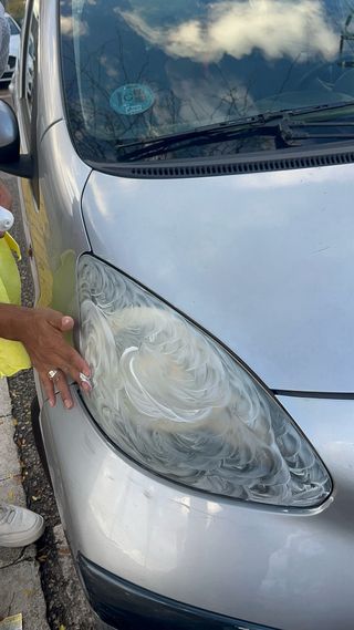 Faros de coche como nuevos
