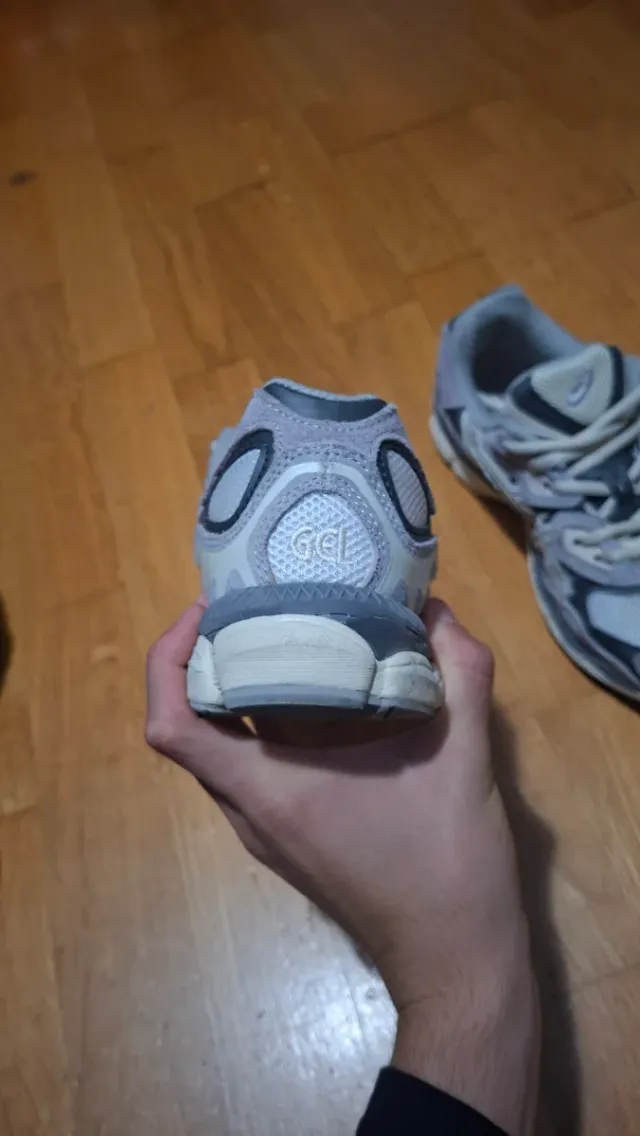 Asics Gel NYC Talla 41 Beige/Gris