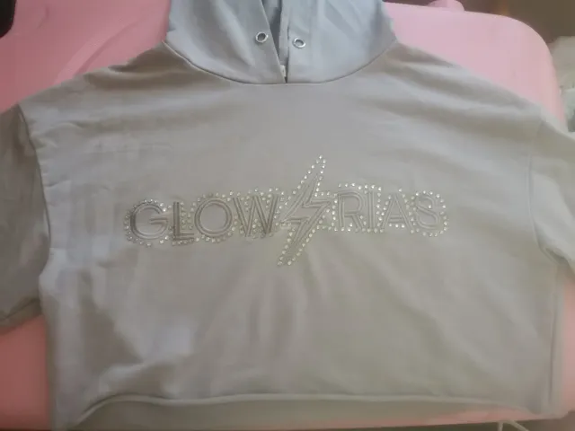 Sudadera beige con pedrería